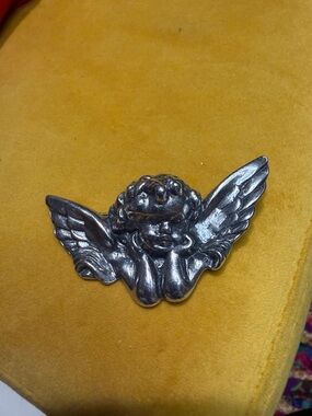 90’sSilver Cherub angel with wings brooches/pin